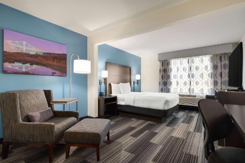 La Quinta by Wyndham Springfield Airport Plaza - image 13