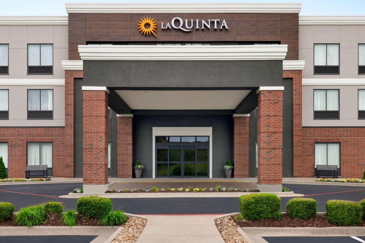 La Quinta by Wyndham Springfield Airport Plaza - image 2