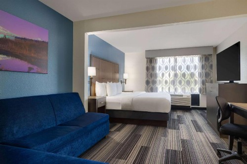 La Quinta by Wyndham Springfield Airport Plaza - image 21