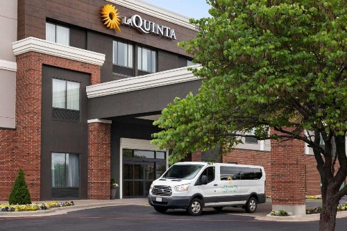 La Quinta by Wyndham Springfield Airport Plaza - image 37