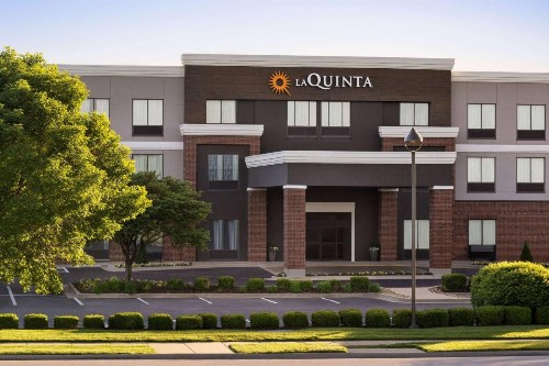 La Quinta by Wyndham Springfield Airport Plaza - image 4