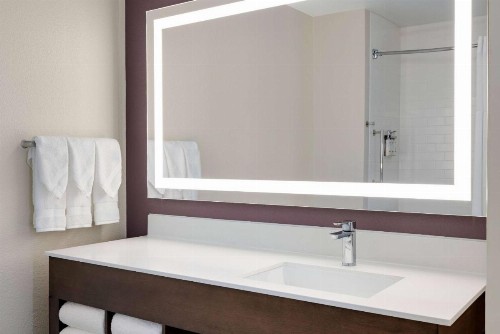 La Quinta by Wyndham Springfield Airport Plaza - image 42