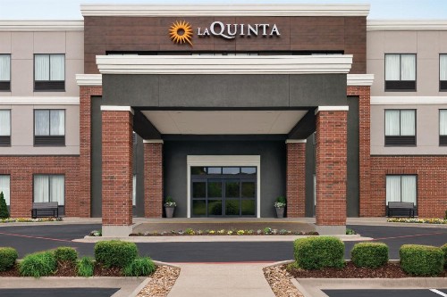 La Quinta by Wyndham Springfield Airport Plaza - image 46