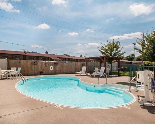 Econo Lodge Springfield I-44 - image 5
