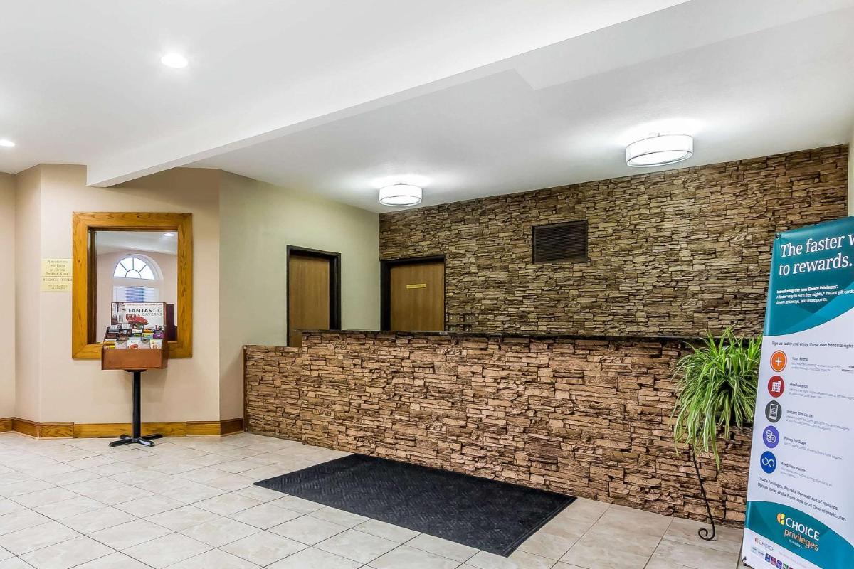Quality Inn & Suites Chesterfield Village - image 3