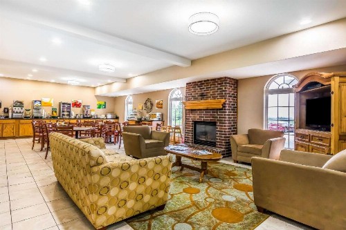 Quality Inn & Suites Chesterfield Village - image 4