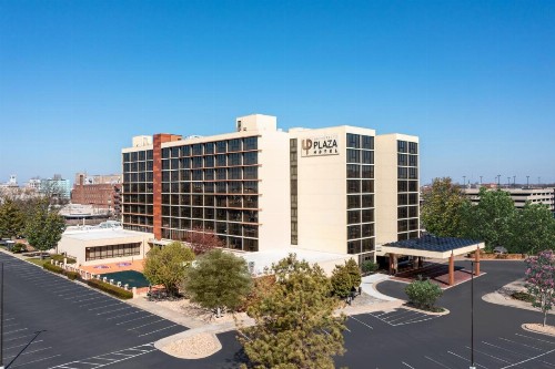 University Plaza Hotel - image 1