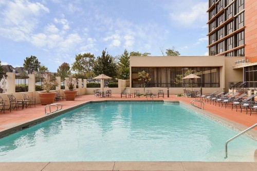 University Plaza Hotel - image 5