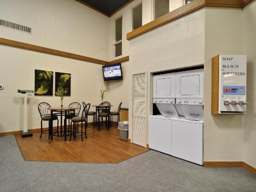 Greenstay Hotel & Suites Central - image 10