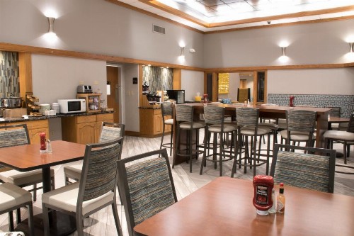 Greenstay Hotel & Suites Central - image 18