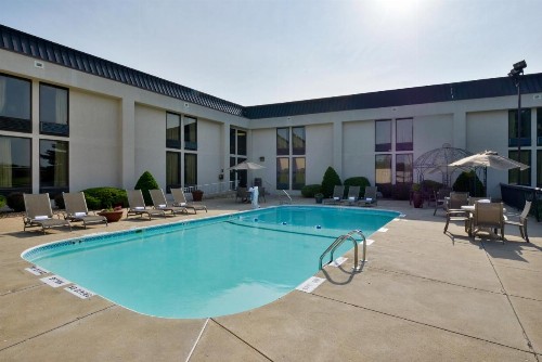 Greenstay Hotel & Suites Central - image 8