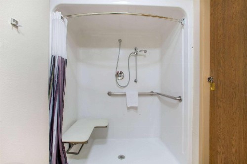 La Quinta by Wyndham Springfield South - image 11
