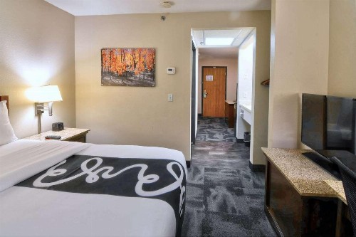 La Quinta by Wyndham Springfield South - image 17