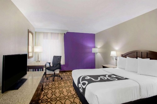 La Quinta by Wyndham Springfield South - image 3