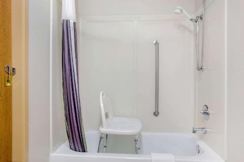 La Quinta by Wyndham Springfield South - image 37