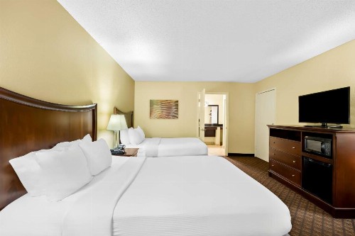 Best Western Coach House - image 11
