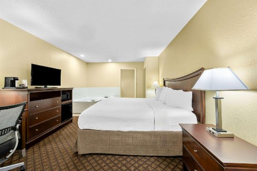 Best Western Coach House - image 25