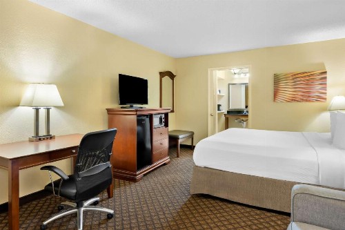 Best Western Coach House - image 29