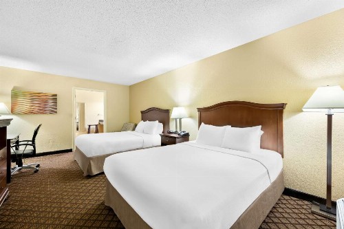 Best Western Coach House - image 3