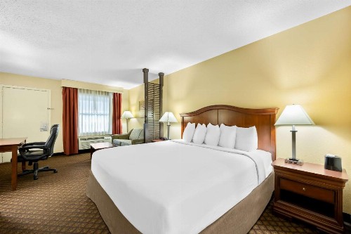Best Western Coach House - image 31
