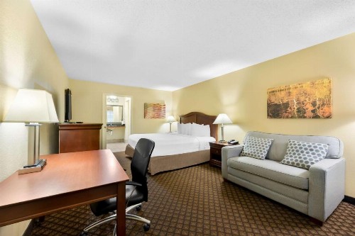Best Western Coach House - image 4