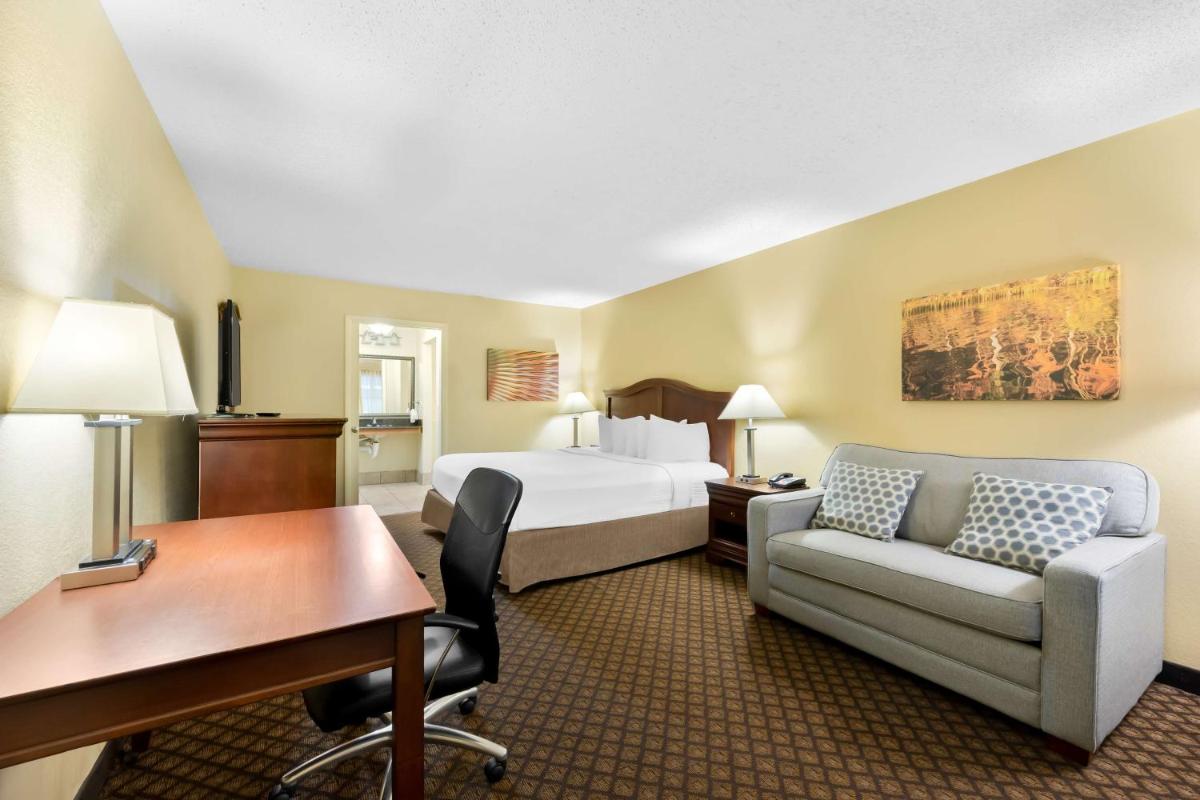 Best Western Coach House - image 4
