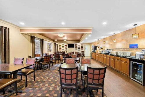 Best Western Coach House - image 40