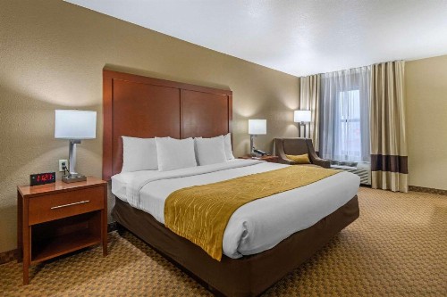 Comfort Inn & Suites Springfield I-44 - image 12