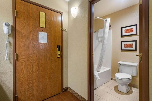 Comfort Inn & Suites Springfield I-44 - image 16