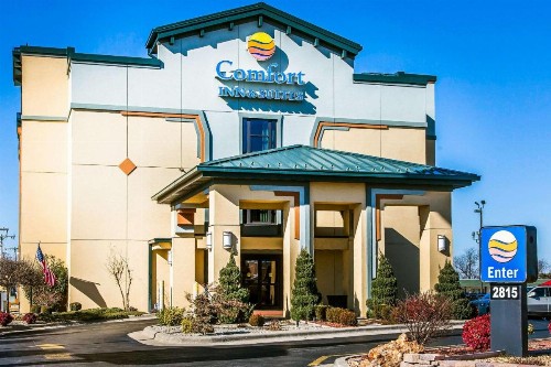 Comfort Inn & Suites Springfield I-44 - image 3