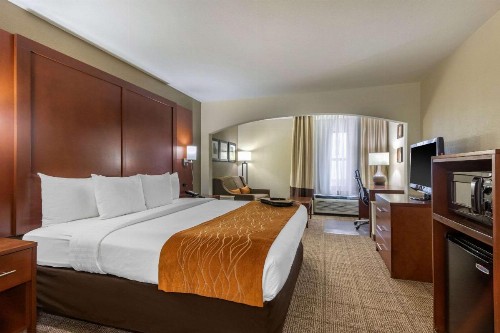 Comfort Inn & Suites Springfield I-44 - image 32