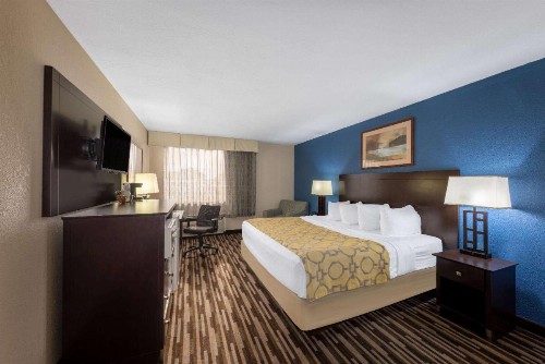 Baymont by Wyndham Springfield South Hwy 65 - image 10