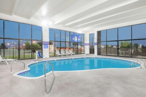 Baymont by Wyndham Springfield South Hwy 65 - image 4