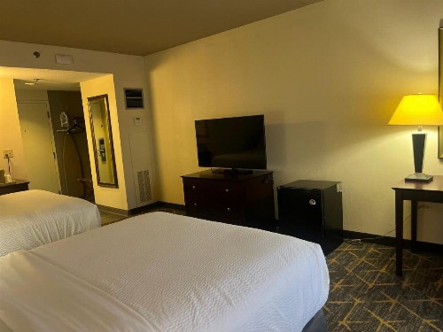 Holiday Inn Hotel & Suites Springfield an IHG Hotel - image 45