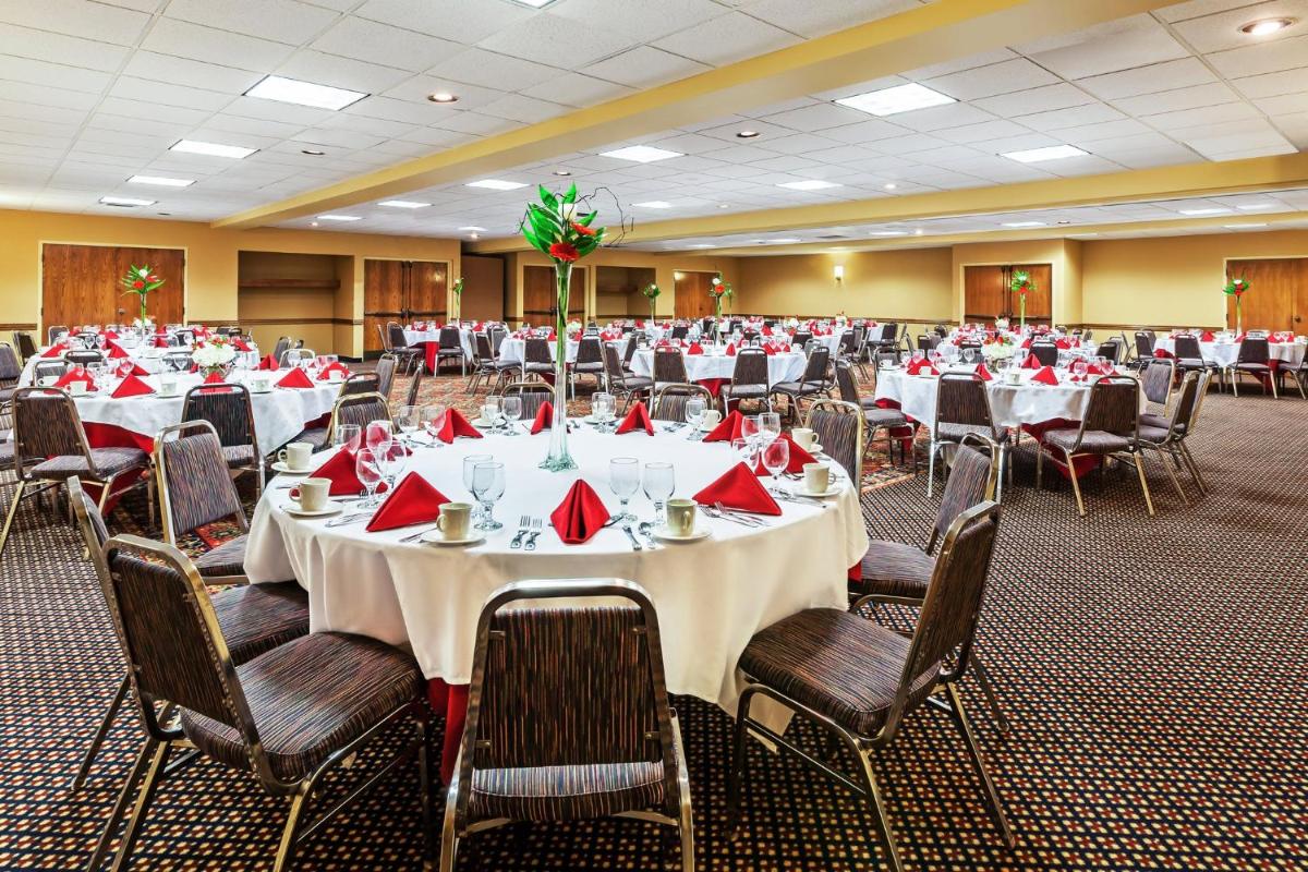 Holiday Inn Hotel & Suites Springfield an IHG Hotel - image 5