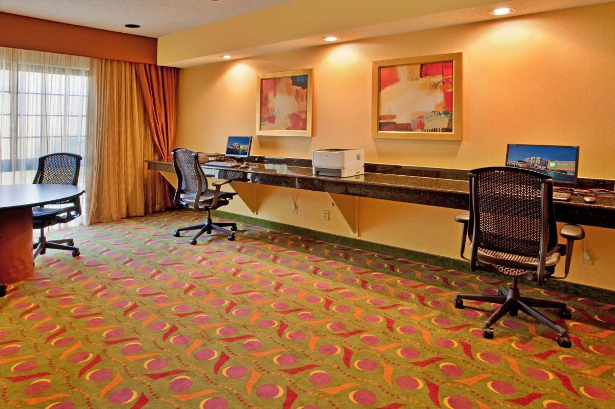Holiday Inn Hotel & Suites Springfield an IHG Hotel - image 6