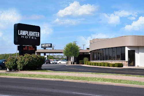 Lamplighter Inn-South - image 1