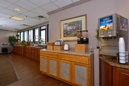 Lamplighter Inn-South - image 14