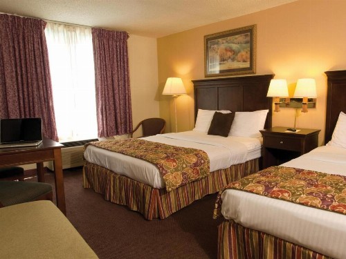 Lamplighter Inn-South - image 17