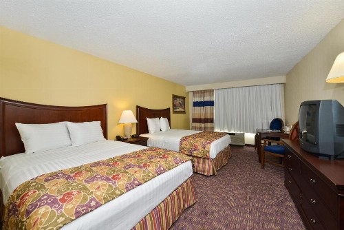 Lamplighter Inn-South - image 18