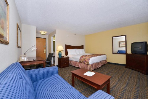 Lamplighter Inn-South - image 19