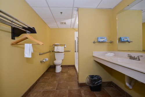 Lamplighter Inn-South - image 23
