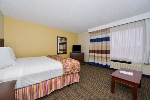 Lamplighter Inn-South - image 25