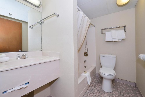 Lamplighter Inn-South - image 30