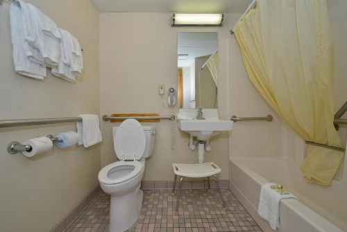 Lamplighter Inn-South - image 31