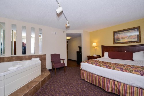 Lamplighter Inn-South - image 33