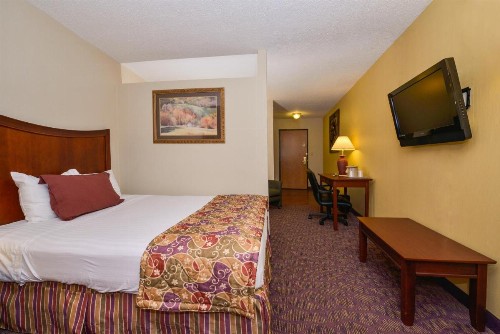 Lamplighter Inn-South - image 35