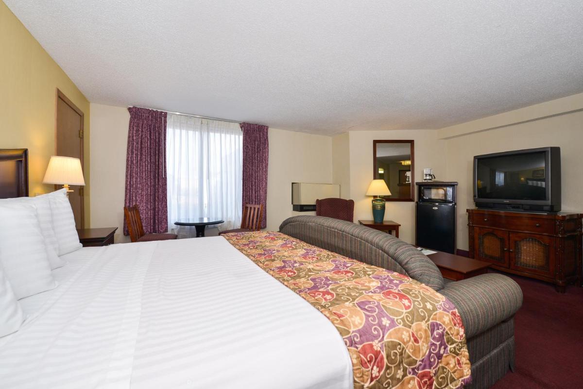 Lamplighter Inn-South - image 6