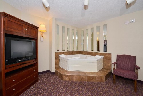Lamplighter Inn-South - image 7