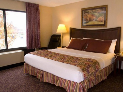 Lamplighter Inn-South - image 8
